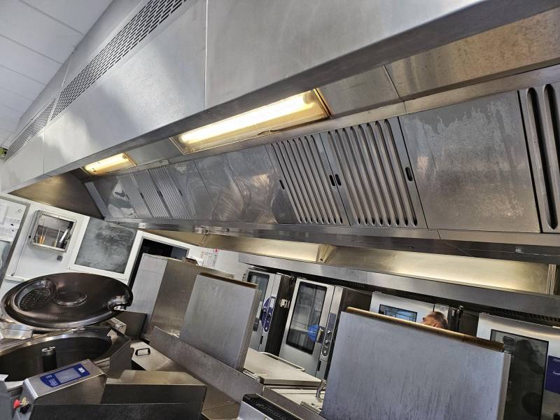 Entreprise spécialisée dans le nettoyage de hottes professionnelles pour restaurants à Bordeaux